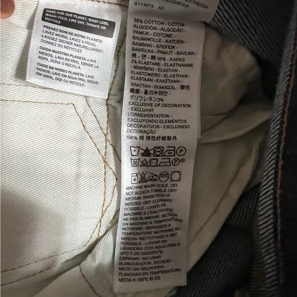 Levi’s JAPANESE SELVEDGE HIGH RISE BOYFRIEND JEANS - Picture 15 of 16